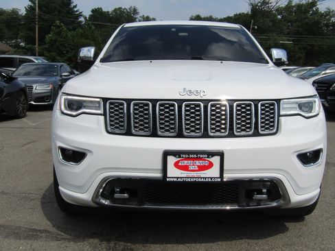 Used 2018 Jeep Grand Cherokee Overland AWD/4WD image 2