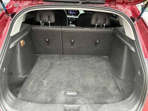 Used 2025 Chevrolet Trax LT FWD image 30
