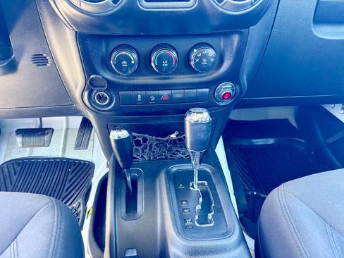 Used 2016 Jeep Wrangler Sport w/ Quick Order Package 24S AWD/4WD image 15