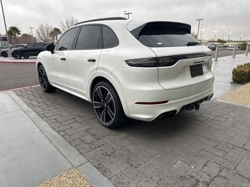 Used 2023 Porsche Cayenne Turbo image 7