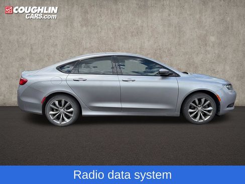 Used 2016 Chrysler 200 S w/ Comfort Group FWD image 10