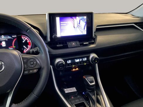 Used 2023 Toyota RAV4 XLE Premium FWD image 6
