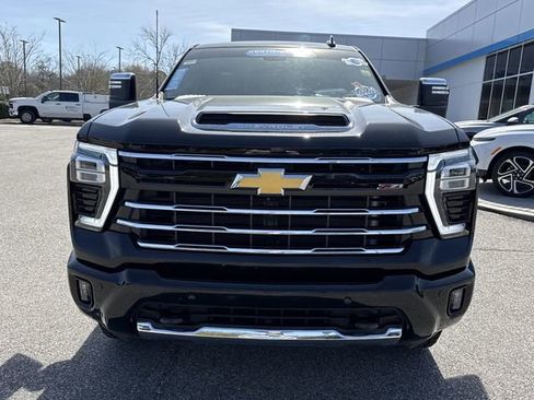 Certified 2025 Chevrolet Silverado 2500 LT w/ Z71 Chrome Sport Edition image 8