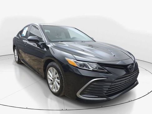 Used 2024 Toyota Camry LE w/ Convenience Package FWD image 3