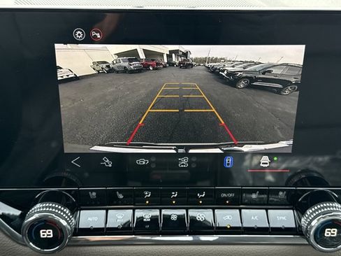 New 2026 GMC Canyon Denali image 9