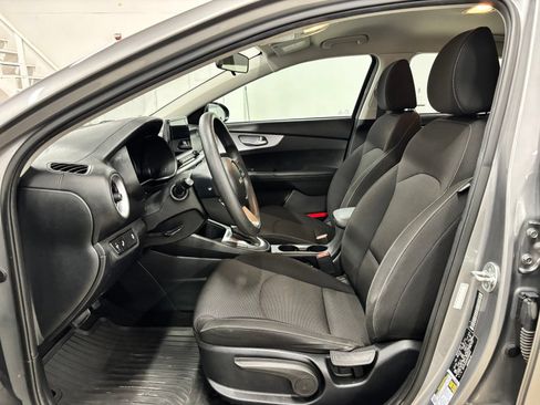 Used 2023 Kia Forte LXS w/ LXS Technology Package FWD image 17