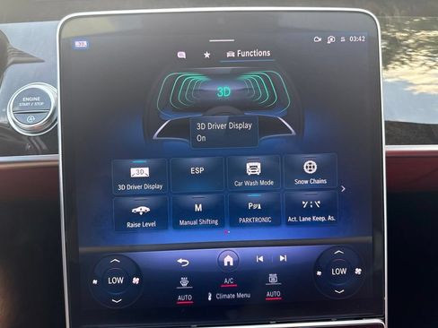 Used 2023 Mercedes-Benz S 580 4MATIC Sedan w/ AMG Line image 25