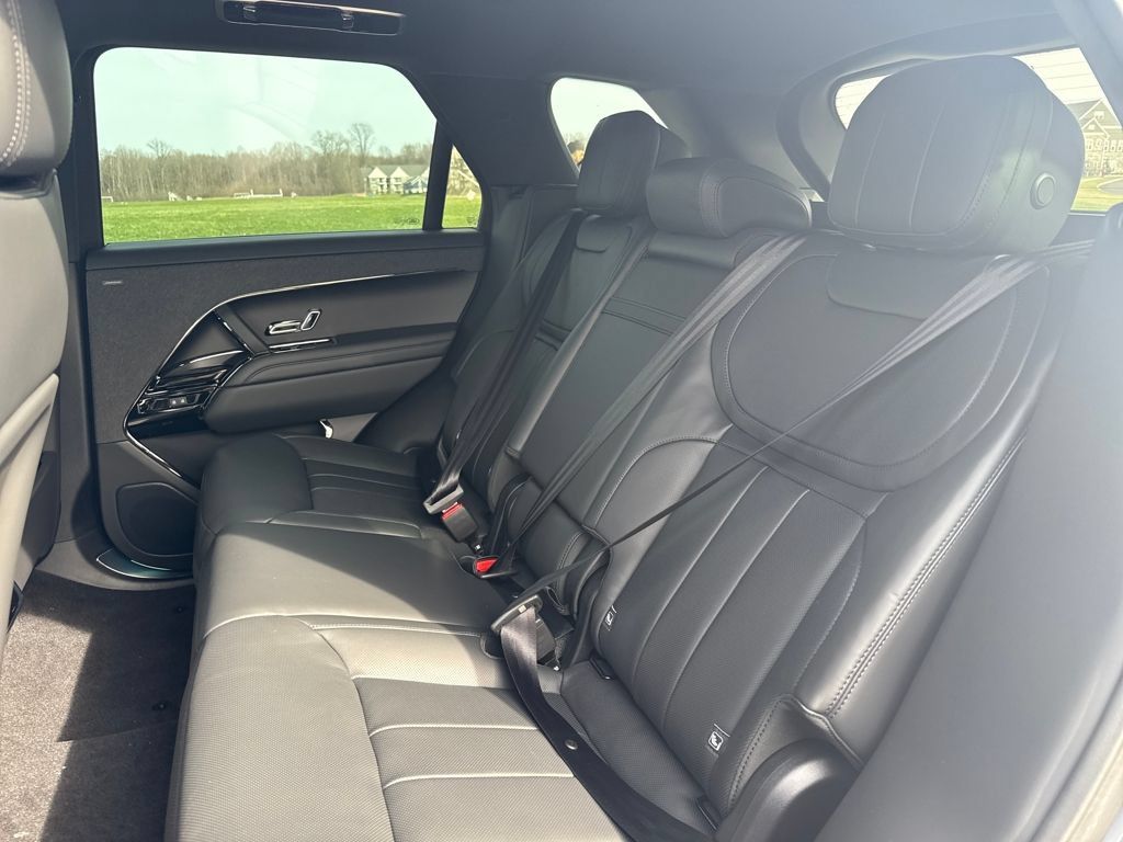 New 2026 Land Rover Range Rover Sport SE AWD/4WD image 14