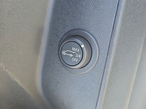 Used 2023 Chevrolet Equinox LT w/ Driver Convenience Package image 15