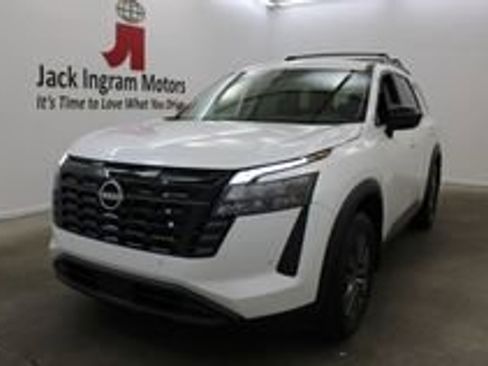 New 2026 Nissan Pathfinder SV FWD image 2
