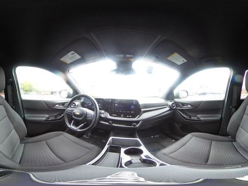 Used 2025 Chevrolet Equinox LT FWD image 47