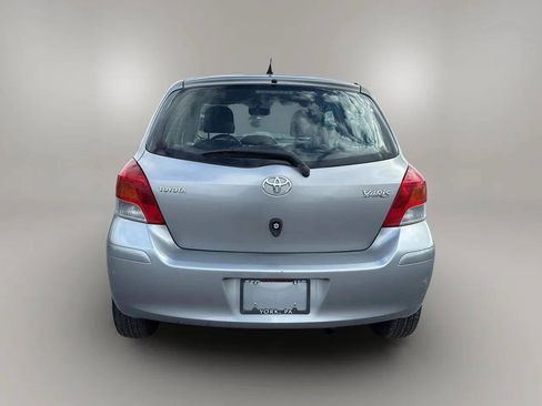 Used 2010 Toyota Yaris 4-Door Hatchback image 6