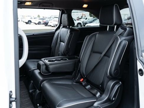 Used 2022 Honda Odyssey Elite image 16