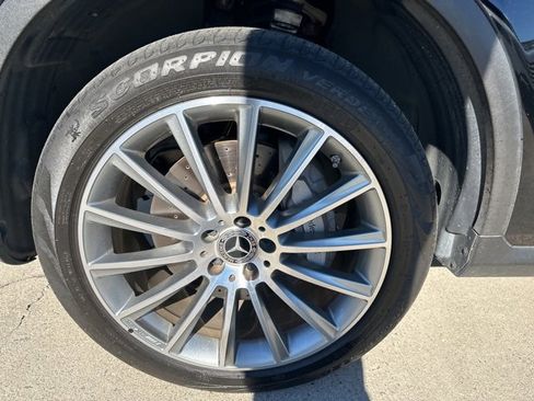 Used 2022 Mercedes-Benz GLC 300 image 12