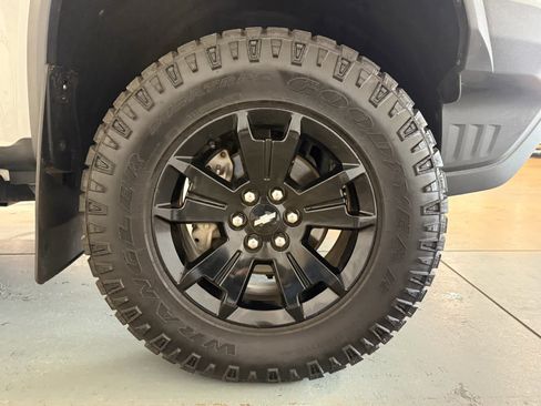 Used 2020 Chevrolet Colorado ZR2 w/ ZR2 Dusk Special Edition AWD/4WD image 11