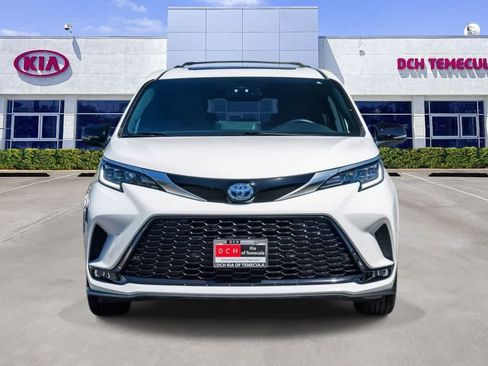 Used 2024 Toyota Sienna XSE w/ XSE Premium Package AWD/4WD image 2