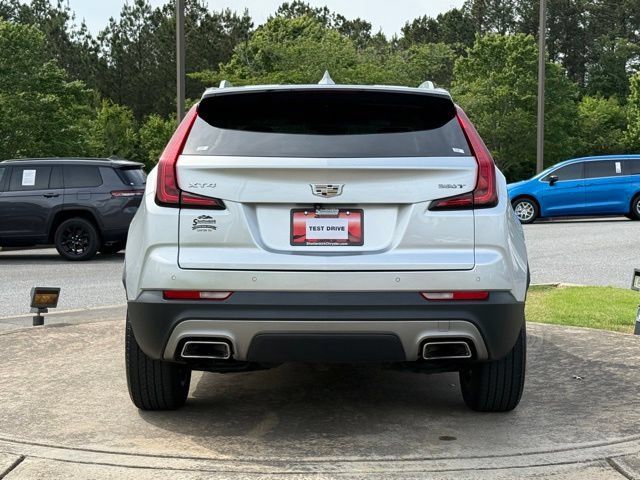 Used 2022 Cadillac XT4 Premium Luxury w/ Safety Alert Package FWD image 5