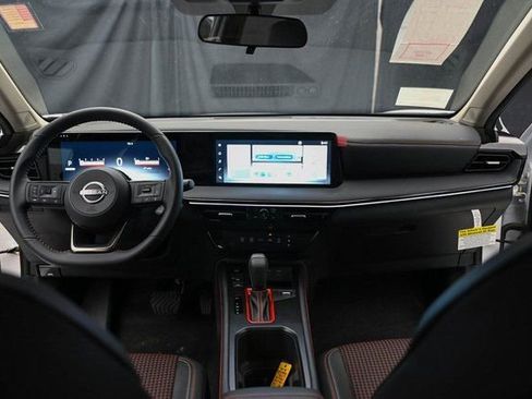 New 2025 Nissan Kicks SR image 21
