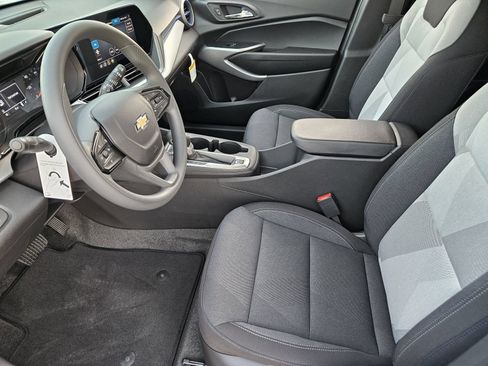New 2026 Chevrolet Trax LS w/ LS Convenience Package FWD image 14