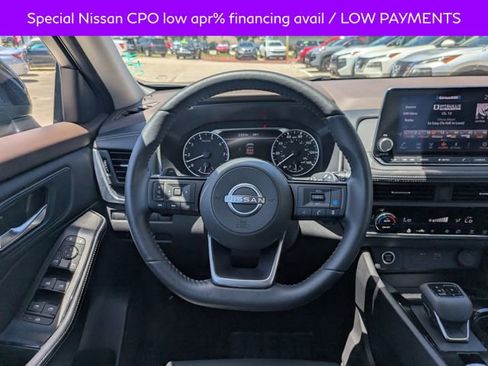 Used 2023 Nissan Rogue SV w/ SV Premium B Package FWD image 16