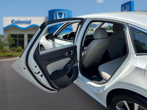 Used 2023 Honda Civic EX image 28