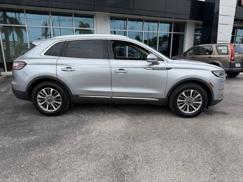 Certified 2022 Lincoln Nautilus FWD w/ Premium Package image 9