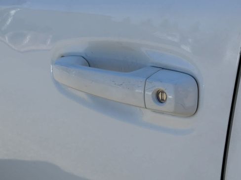 Used 2019 Toyota 4Runner SR5 AWD/4WD image 18