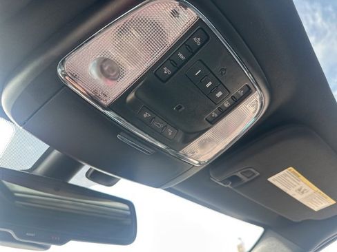 Used 2016 Jeep Grand Cherokee Limited w/ Luxury Group II image 43