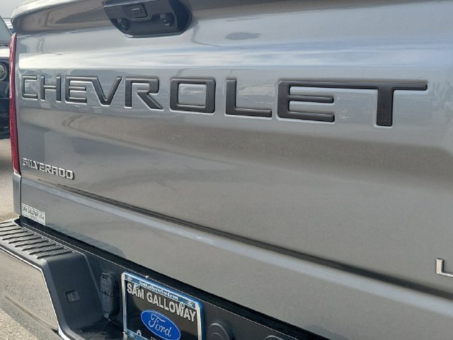 Used 2023 Chevrolet Silverado 1500 LT AWD/4WD image 9