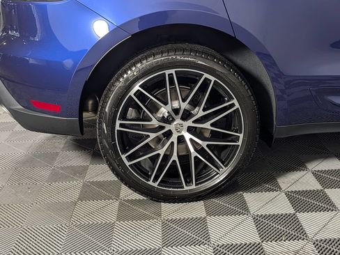New 2026 Porsche Macan AWD/4WD image 12