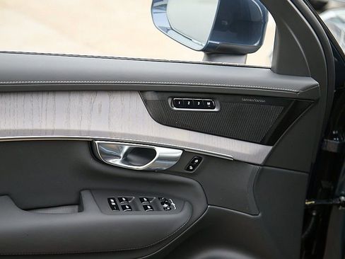 New 2026 Volvo XC90 B6 Ultra w/ Protection Package image 11