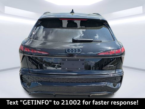 New 2026 Audi Q3 quattro 2.0T AWD/4WD image 3