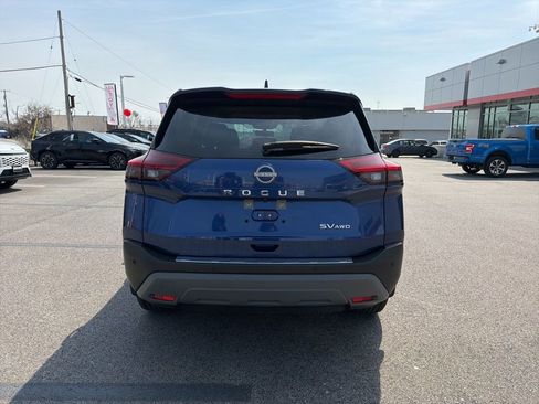 Used 2023 Nissan Rogue SV image 6