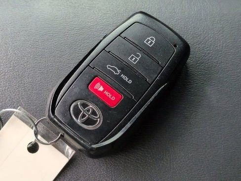Used 2025 Toyota Corolla SE FWD image 25
