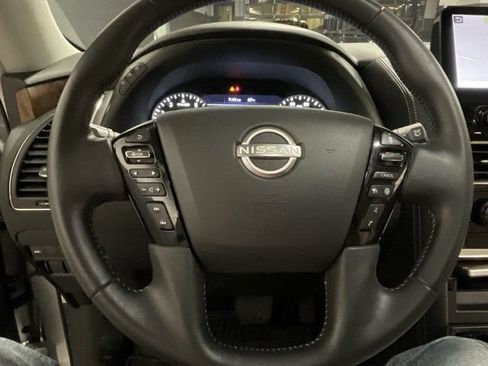 Used 2022 Nissan Armada SL w/ Captain's Chairs Package AWD/4WD image 10