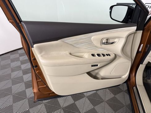 Used 2015 Nissan Murano Platinum image 13