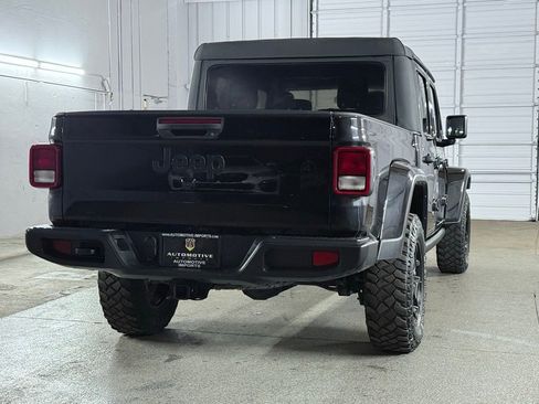 Used 2022 Jeep Gladiator Willys image 8
