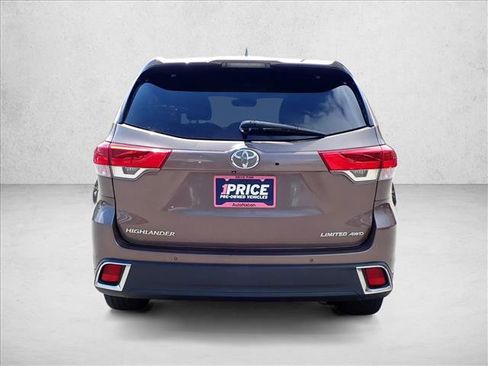 Used 2018 Toyota Highlander Limited AWD/4WD image 3