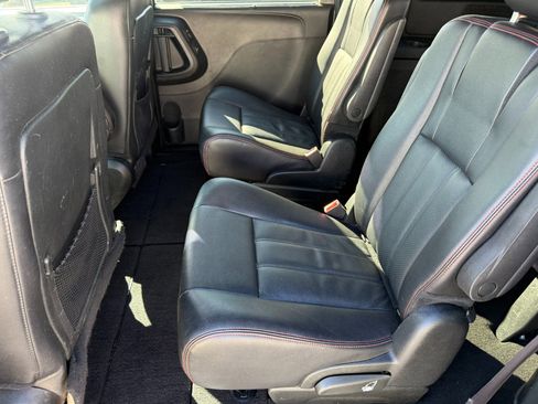 Used 2017 Dodge Grand Caravan GT image 14