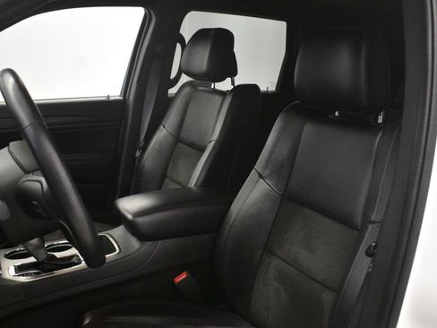 Used 2021 Jeep Grand Cherokee Altitude image 40