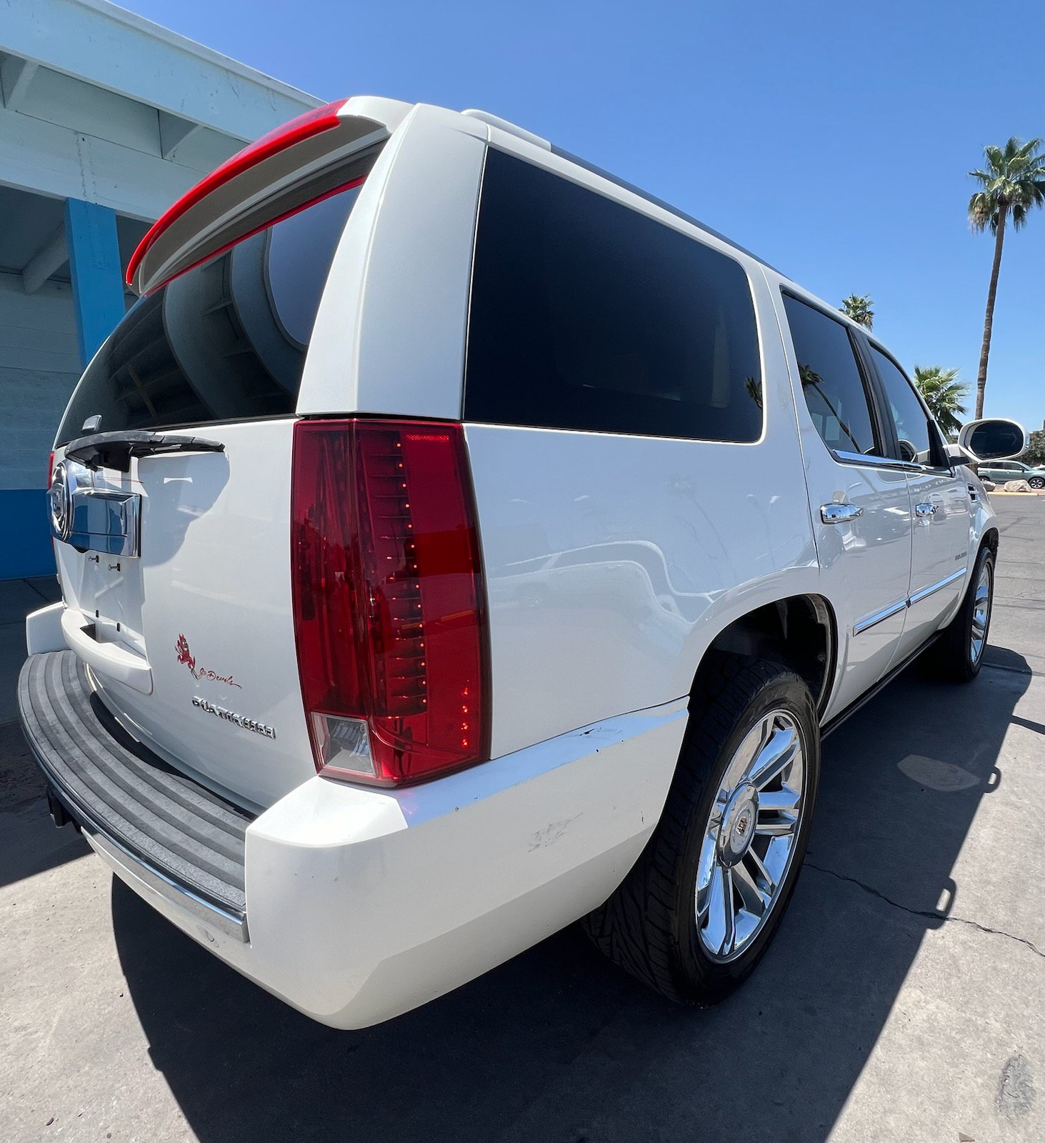 Used 2012 Cadillac Escalade Platinum AWD/4WD image 3