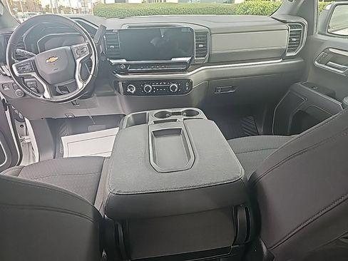 Used 2022 Chevrolet Silverado 1500 LT image 12