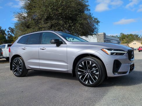 New 2026 Volvo XC60 B5 Ultra w/ Climate Package image 2