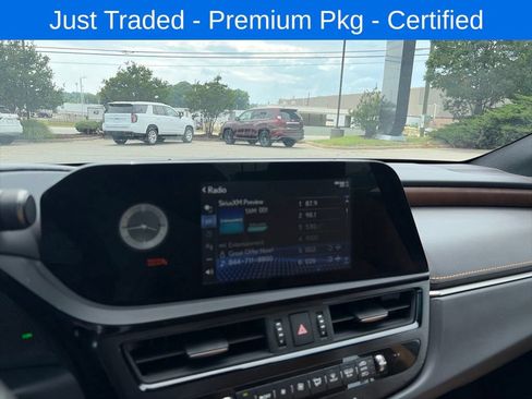 Certified 2022 Lexus ES 350 w/ Premium Package FWD image 9