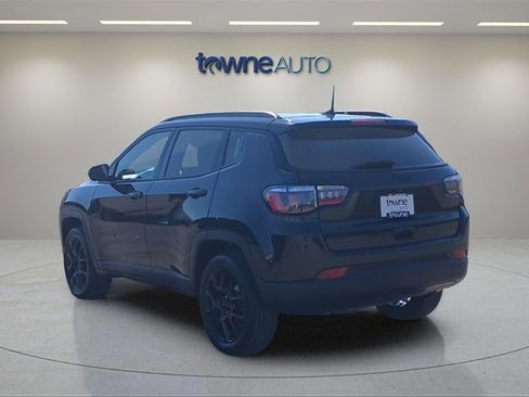 Certified 2023 Jeep Compass Altitude w/ Convenience Group image 3