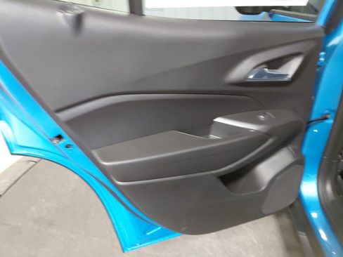 New 2026 Chevrolet Trax LT w/ Sunroof Package FWD image 17