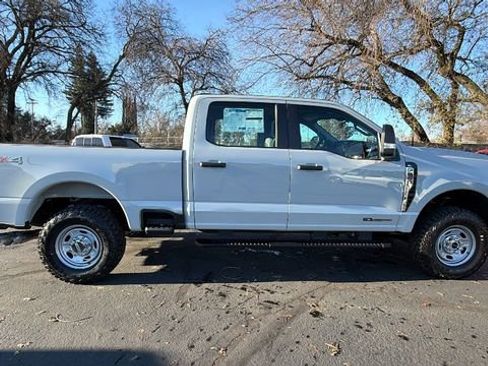 New 2026 Ford F250 XL w/ XL Off-Road Package AWD/4WD image 3