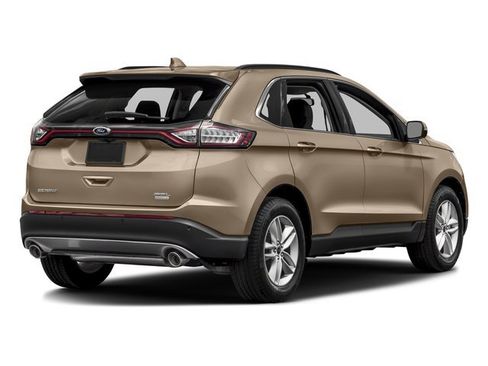 Used 2018 Ford Edge Titanium w/ Technology Package FWD image 2