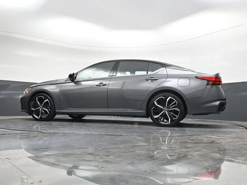 Used 2025 Nissan Altima 2.5 SR FWD image 31
