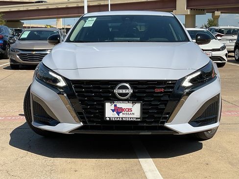 New 2025 Nissan Altima 2.5 SR image 3